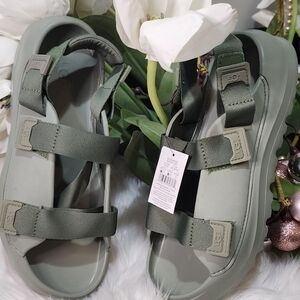 UGG Stratus Sandal shaded Clover Green Strap men’s size 12 BRAND NEW* 1153078